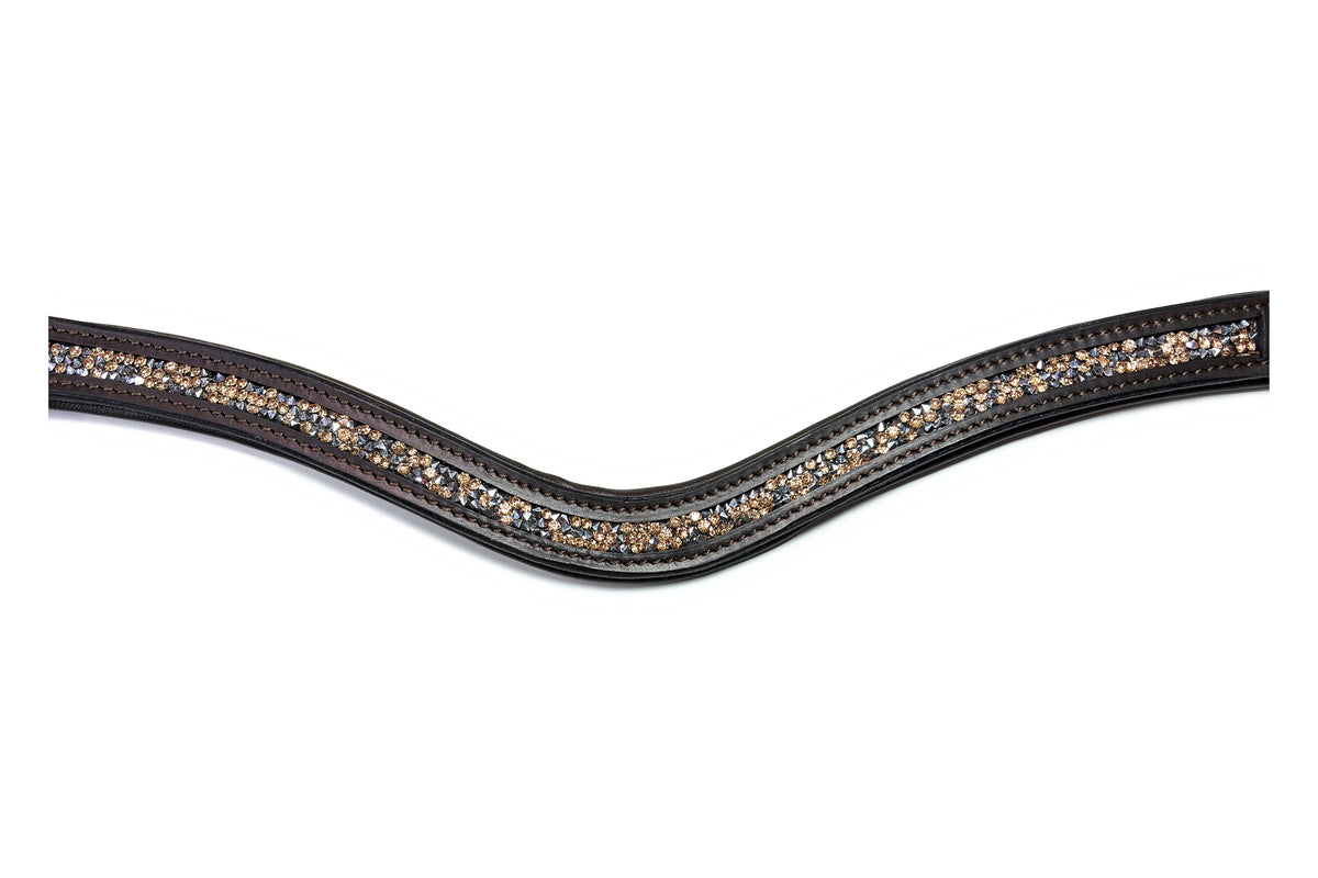 Gros plan des strass du frontal Artémis Pêche, cuir malt