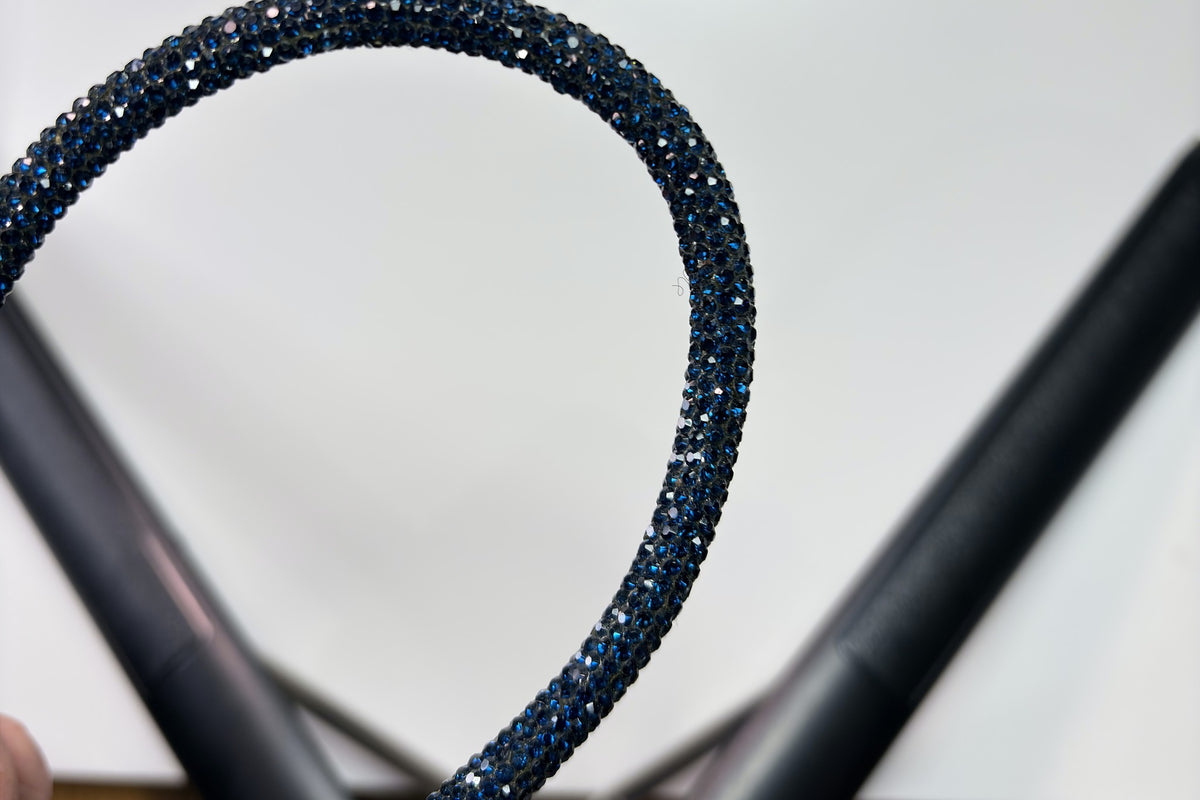 Frontal Séléné Navy Blue – macro des strass
