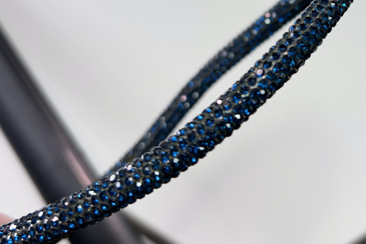 Frontal Séléné Navy Blue – macro des strass